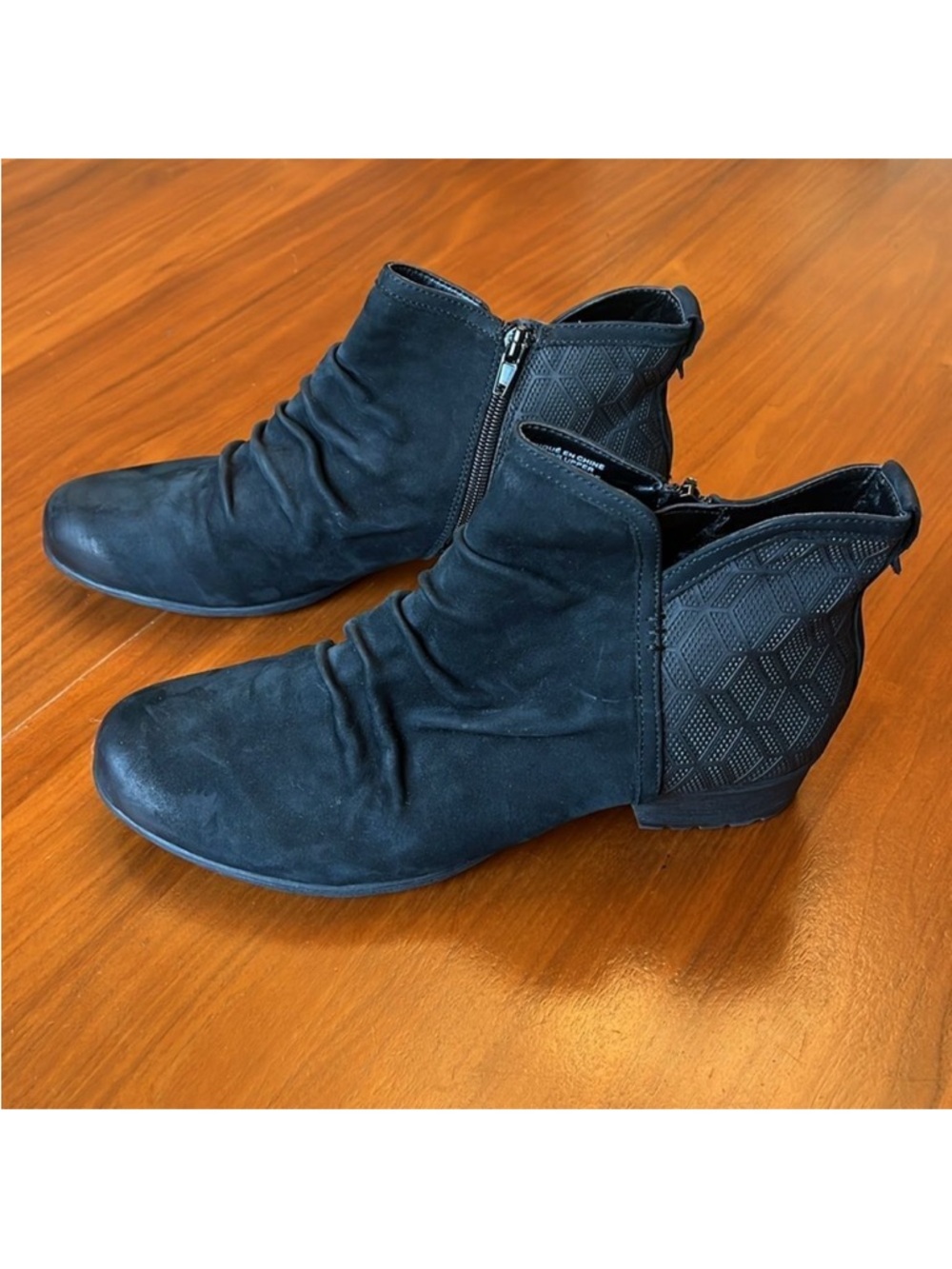 Rockport textured heel ankle boots suede size 10